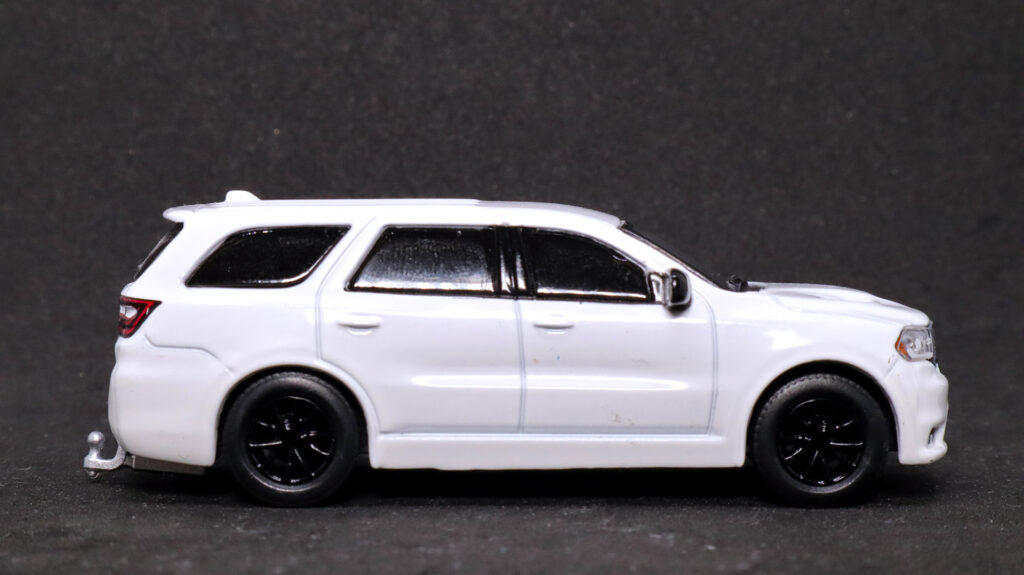 Side profile of Greenlight Dodge Durango RT Hitch n Tow model