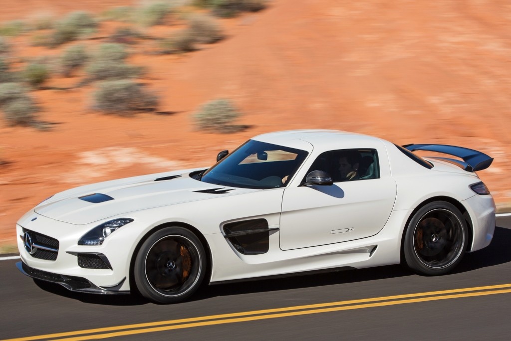 Mercedes SLS AMG Black Series white